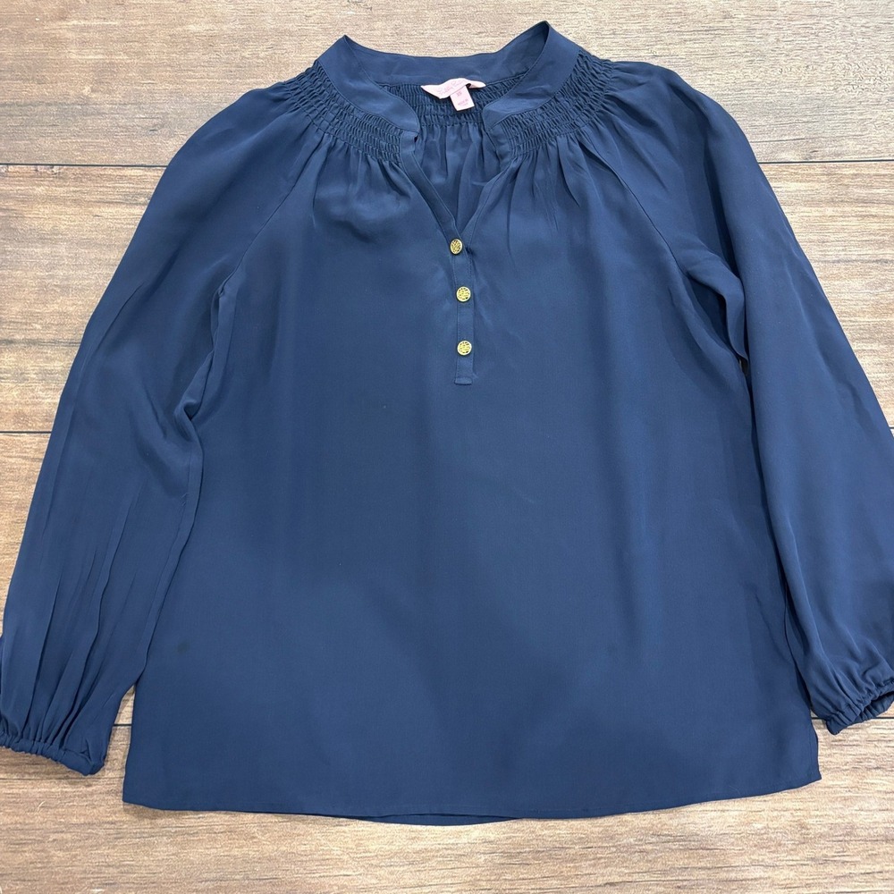 Lilly Pulitzer Elsa Top Navy Blue 100% Silk Smocked Blouse XS 90585